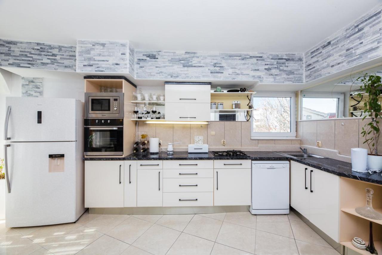 Deluxe New Kastela Agneza Apartment Near Splitairport Екстер'єр фото