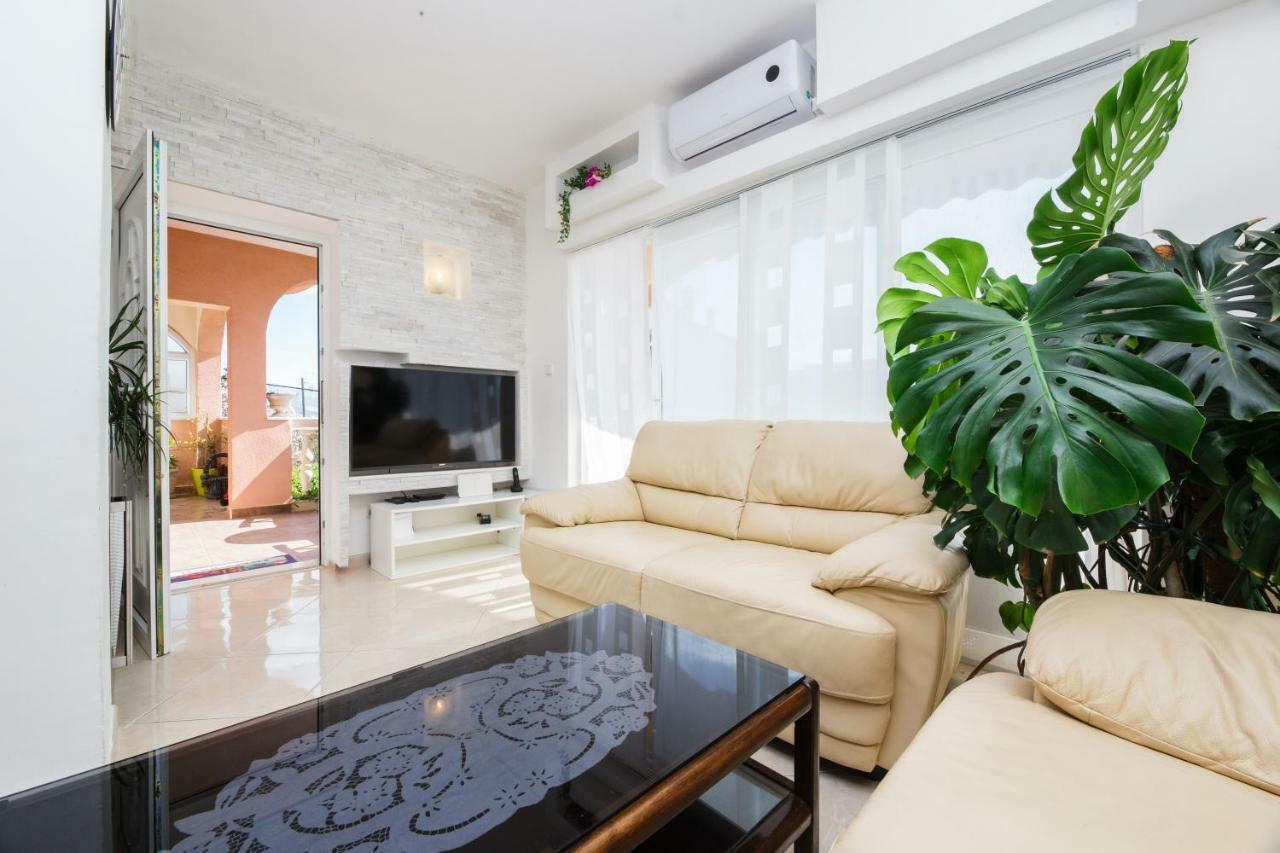 Deluxe New Kastela Agneza Apartment Near Splitairport Екстер'єр фото